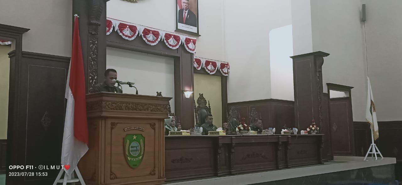 demokrat-singgung-kasus-btt-dan-pemecatan-kades-dalam-sidang-paripurna