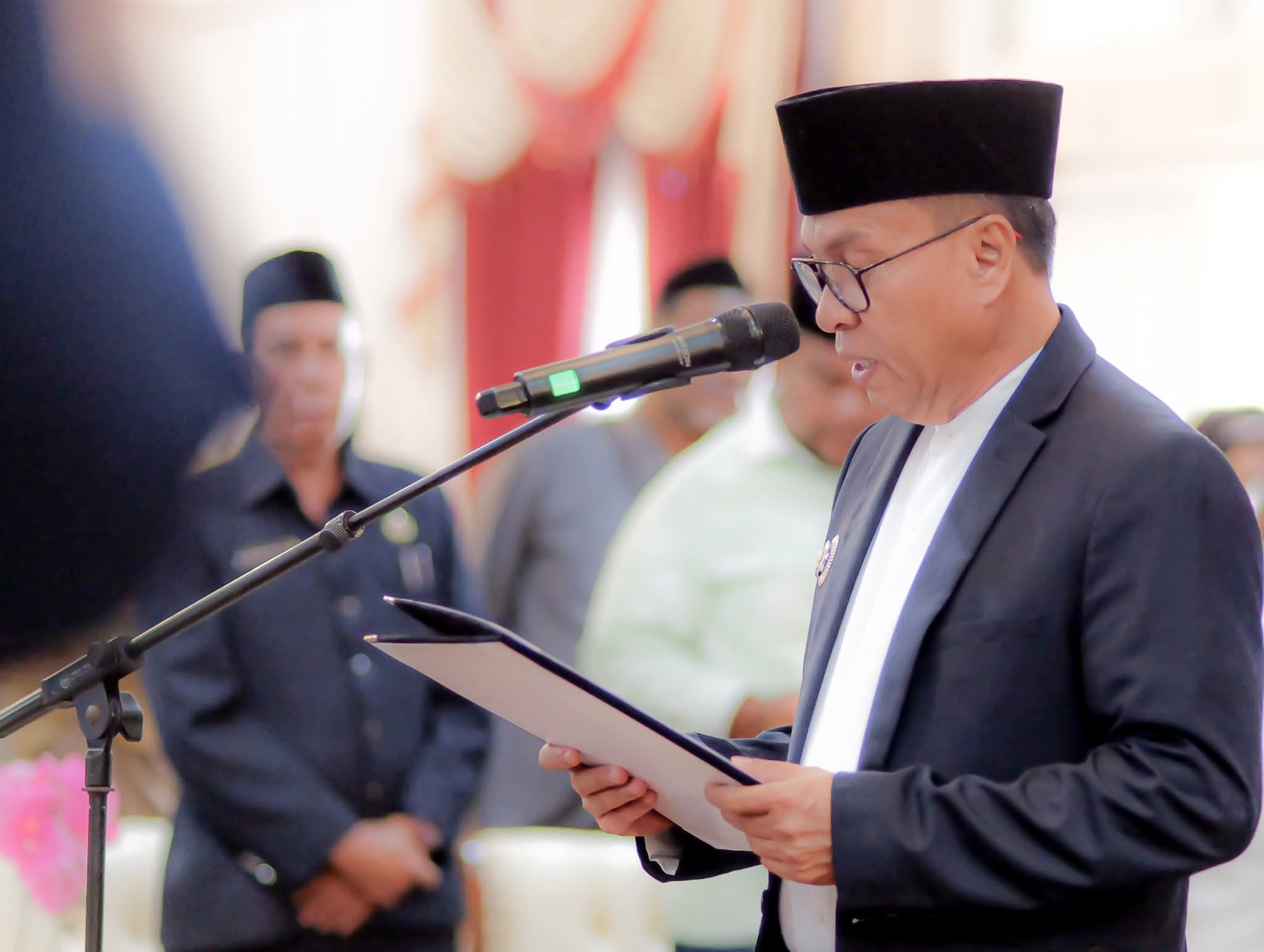 Bupati Ikram Lantik Direktur Perusda Halteng