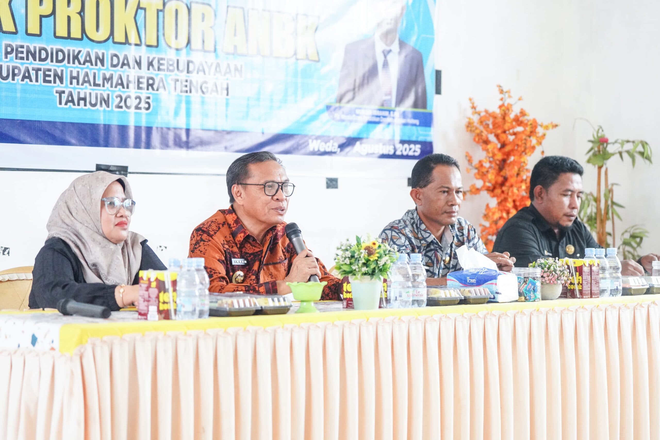bupati-halmahera-tengah-buka-bimtek-proktor-anbk-2025