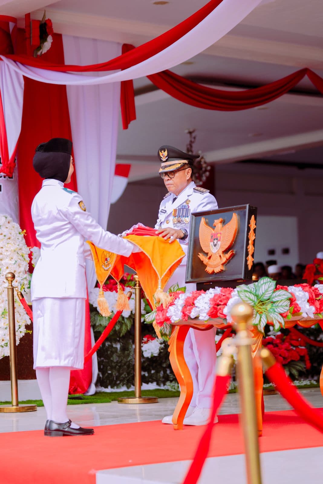 bupati-ikram-malan-sangadji-jadi-inspektur-upacara-peringati-detik-detik-proklamasi-kemerdekaan-indonesia
