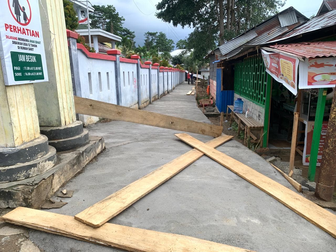 proyek-pembangunan-jalan-setapak-di-desa-falahu-diduga-hanya-libatkan-aparat-desa