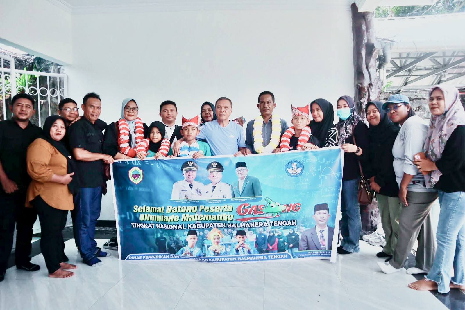 peserta-olimpiade-matematika-gasing-tingkat-nasionaal-telah-tiba-di-ternate