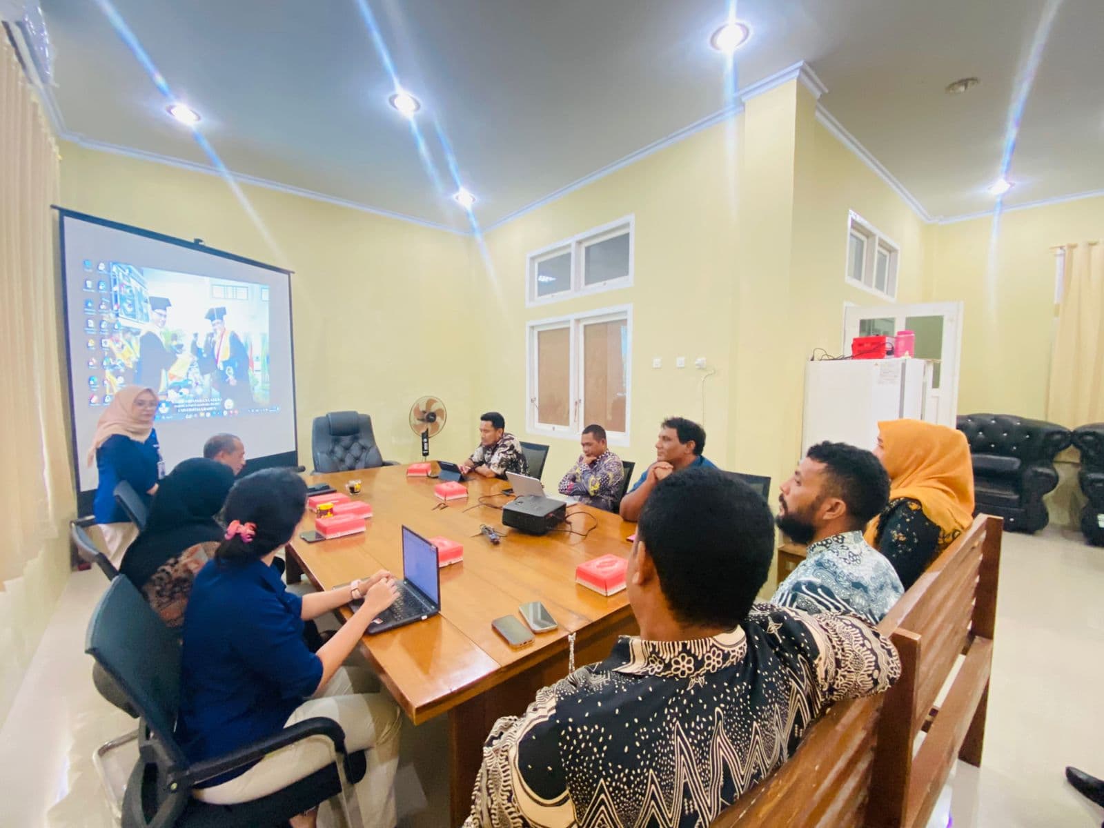 dinkes-halteng-bpjs-kesehatan-dan-dinas-nakertrans-rapat-bersama