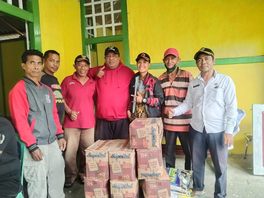 peduli-banjir-baleha-dpc-taruna-merah-putih-sula-berbagi